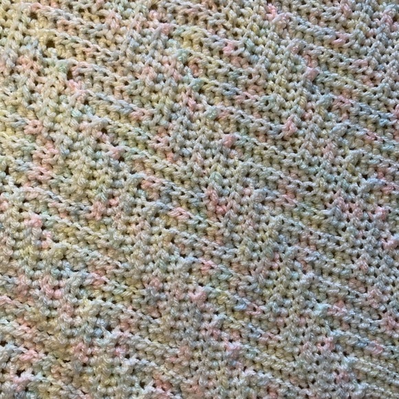 Baby Blanket Handmade Crochet Pastels Gender Neutral 40 x 40 - Picture 2 of 7